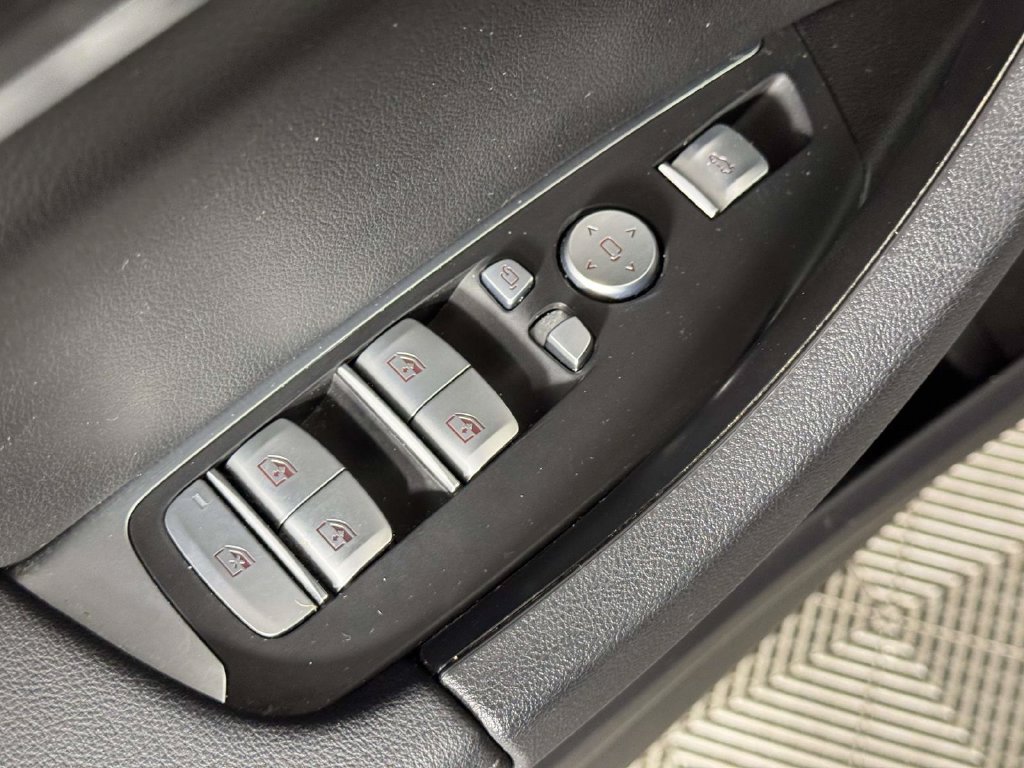 Used 2024 BMW X3 xDrive30i w/ Convenience Package AWD/4WD image 17