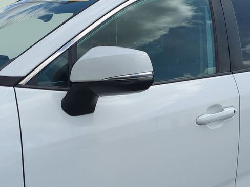 Used 2021 Toyota RAV4 LE image 11