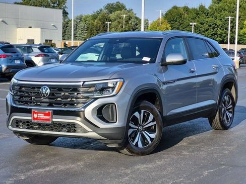 Used 2024 Volkswagen Atlas Cross Sport SE AWD/4WD image 2
