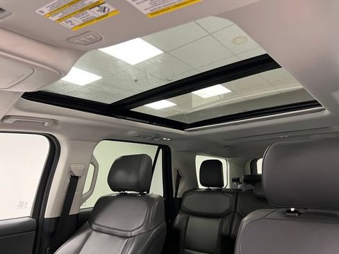 Used 2025 Ford Expedition Active AWD/4WD image 37