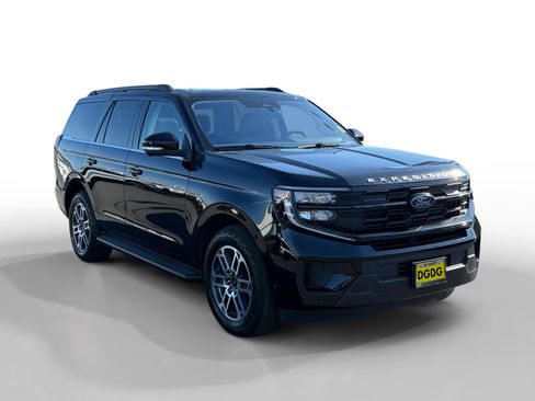 Used 2025 Ford Expedition Active image 7