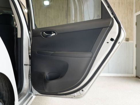 Used 2019 Nissan Sentra S FWD image 34