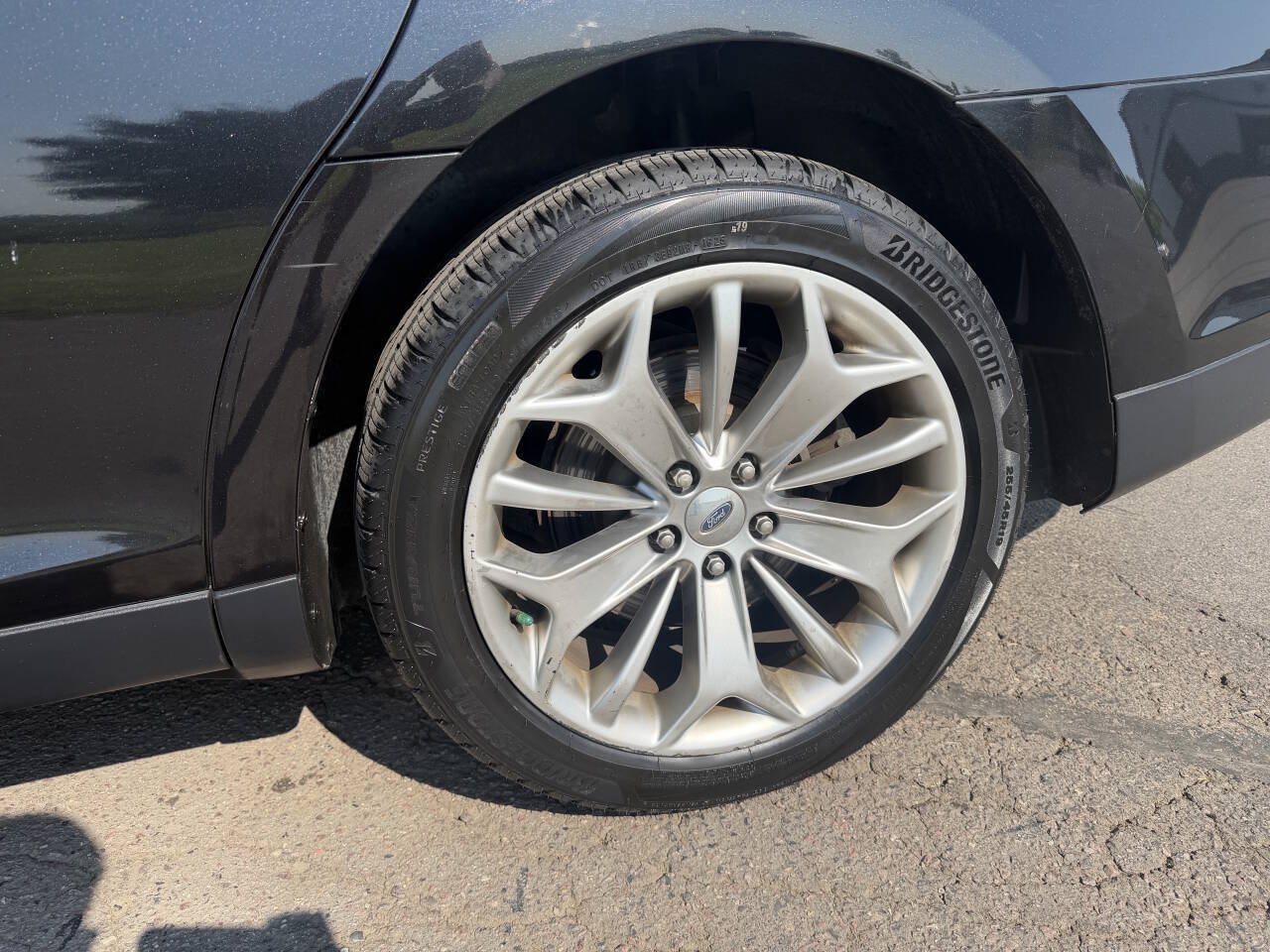 Used 2014 Ford Taurus Limited FWD image 3