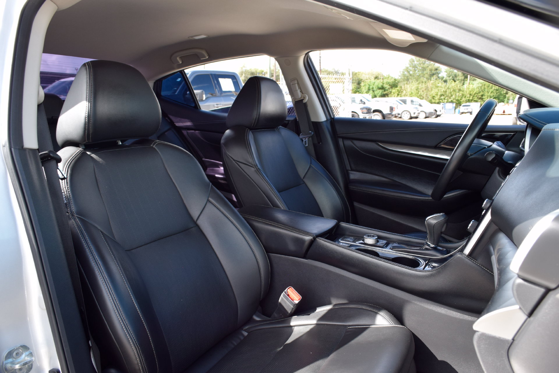 Used 2023 Nissan Maxima SV w/ Floor Mat Group FWD image 23