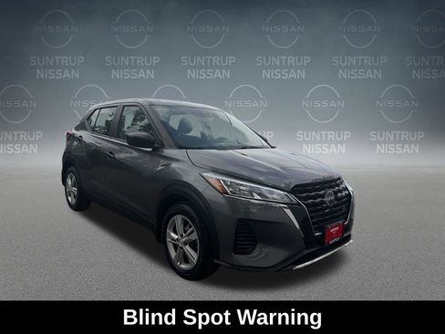 Used 2023 Nissan Kicks S FWD image 9