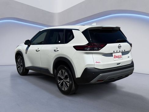 Used 2023 Nissan Rogue SV FWD image 3