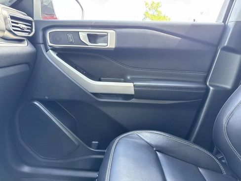 Used 2023 Ford Explorer XLT w/ Equipment Group 202A RWD image 29