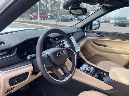 Used 2024 Jeep Grand Cherokee Limited 4xe w/ Trailer Tow Package image 11