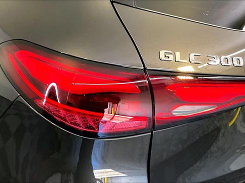 Used 2026 Mercedes-Benz GLC 300 4MATIC image 28