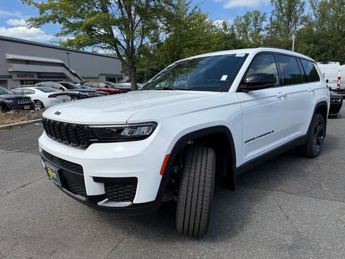 New 2025 Jeep Grand Cherokee L Altitude image 3