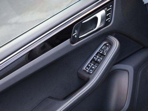 Used 2023 Porsche Macan S image 22