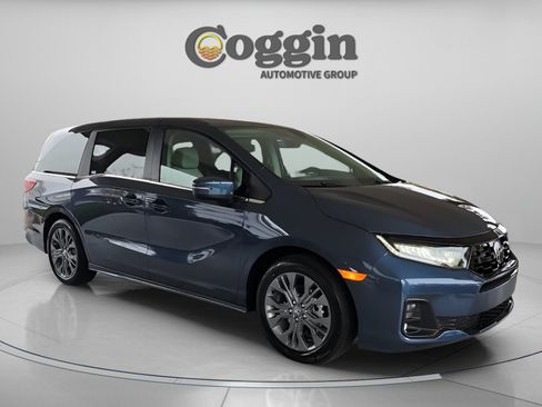 Used 2026 Honda Odyssey Touring image 9