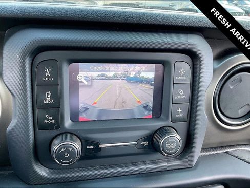 Used 2021 Jeep Gladiator Sport AWD/4WD image 15
