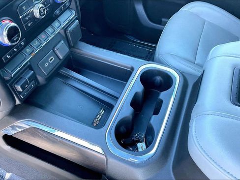 Used 2020 GMC Sierra 1500 SLT RWD image 14