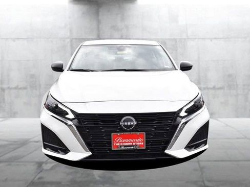 Certified 2025 Nissan Altima 2.5 SV image 4