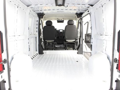 Used 2025 RAM ProMaster 2500 w/ Convenience Group FWD image 16