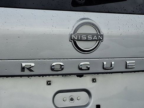 Used 2023 Nissan Rogue SV FWD image 32