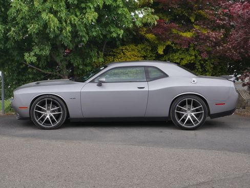 Used 2015 Dodge Challenger R/T w/ Quick Order Package 28D R/T RWD image 18