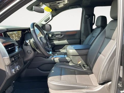 Used 2025 GMC Yukon Denali AWD/4WD image 9