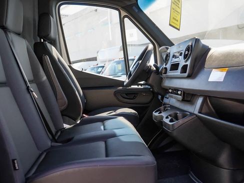 New 2024 Mercedes-Benz eSprinter 170 Cargo image 19