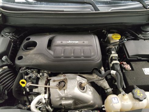Used 2022 Jeep Cherokee Limited AWD/4WD image 30