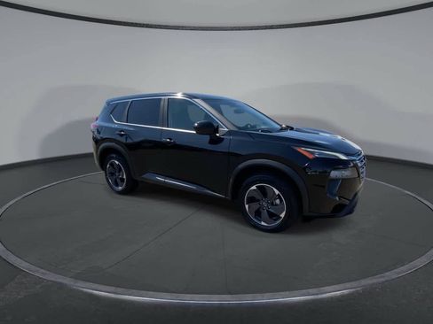 Used 2024 Nissan Rogue SV AWD/4WD image 2