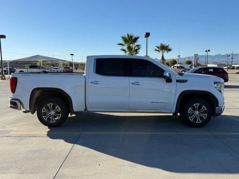Used 2025 GMC Sierra 1500 SLT image 3