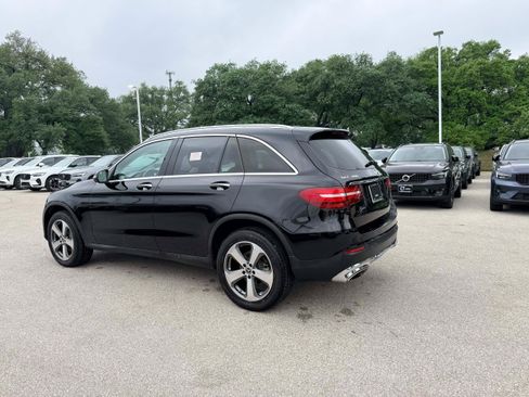 Used 2019 Mercedes-Benz GLC 300 4MATIC image 4