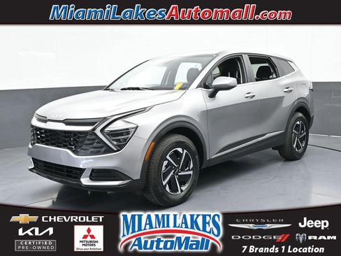 Used 2025 Kia Sportage LX image 1