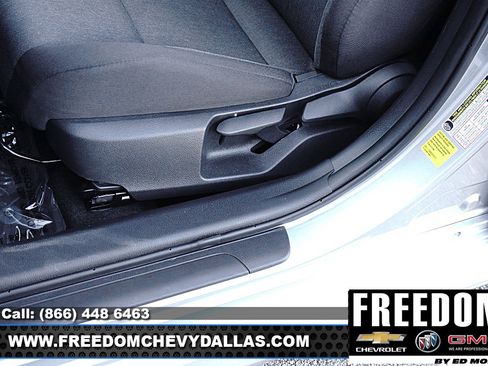 Used 2025 Toyota Camry LE image 29