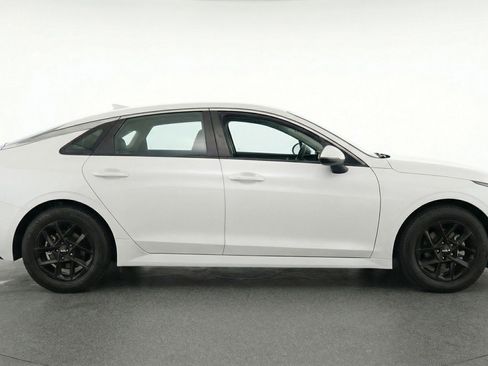 Used 2025 Kia K5 LXS image 11