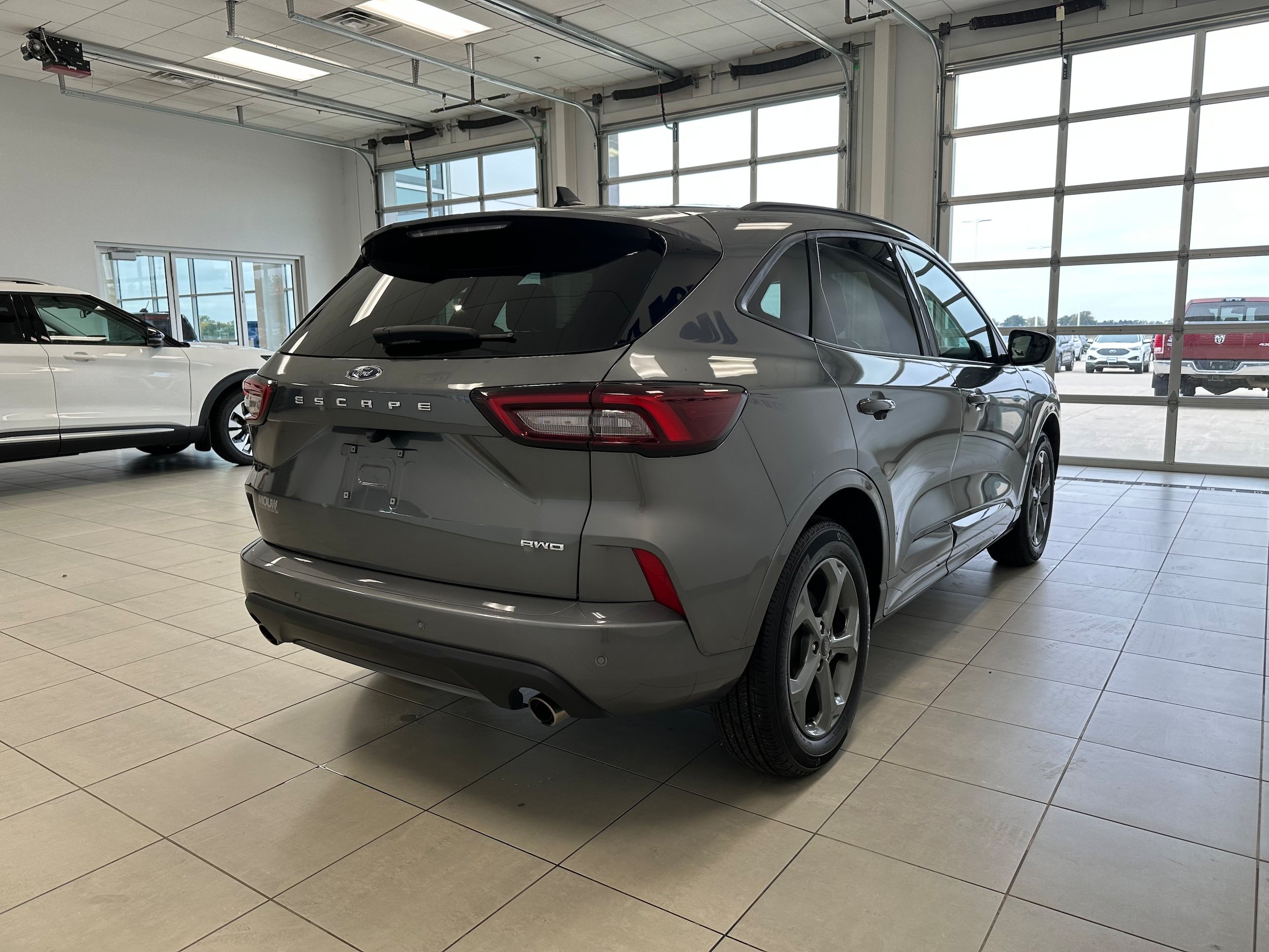 Used 2024 Ford Escape ST-Line w/ Tech Pack #1 AWD/4WD image 5
