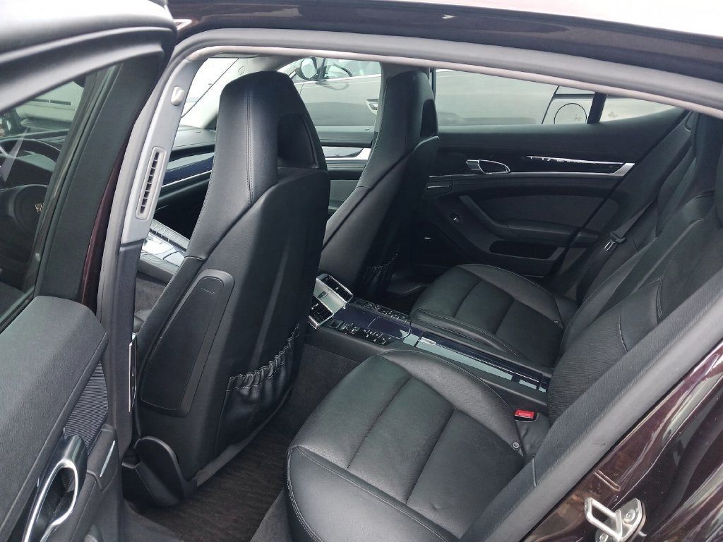 Used 2014 Porsche Panamera image 6