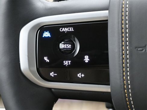 Used 2025 Nissan Armada Platinum Reserve image 9