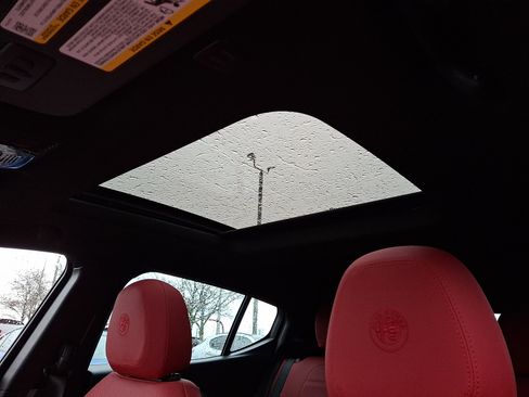 New 2026 Alfa Romeo Tonale Veloce w/ Quick Order Package 23H Volce image 10