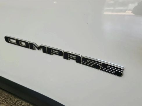 Used 2025 Jeep Compass Limited AWD/4WD image 17