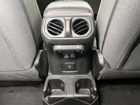 Used 2024 Jeep Wrangler Sahara image 23