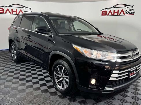 Used 2018 Toyota Highlander XLE AWD/4WD image 10