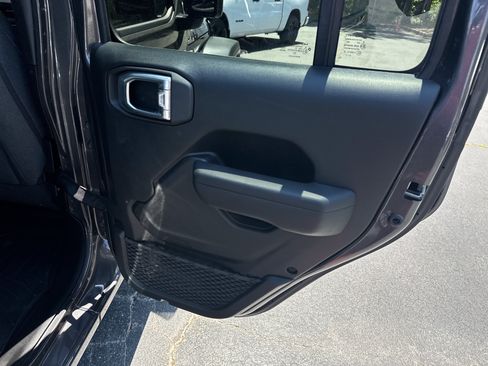 Used 2024 Jeep Wrangler Unlimited Sport AWD/4WD image 19