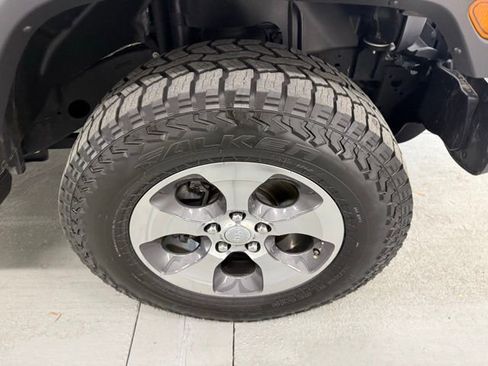 Used 2019 Jeep Wrangler Unlimited Sahara image 5