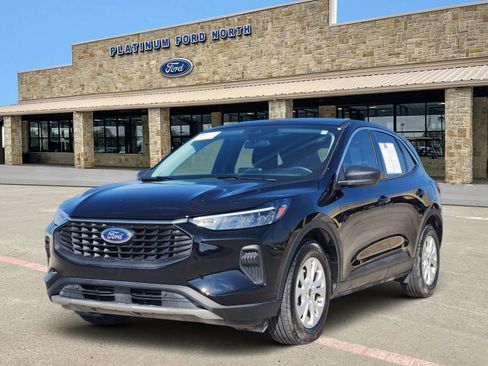 Used 2024 Ford Escape Active image 2