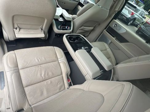Used 2019 Lincoln Navigator Reserve AWD/4WD image 29