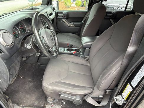 Used 2018 Jeep Wrangler Unlimited Sport S AWD/4WD image 16