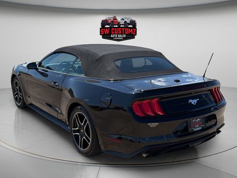Used 2022 Ford Mustang Premium RWD image 5
