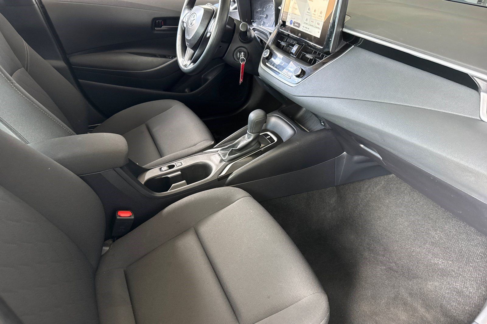 Used 2025 Toyota Corolla LE FWD image 25