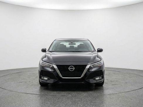 Used 2025 Nissan Sentra SV FWD image 2