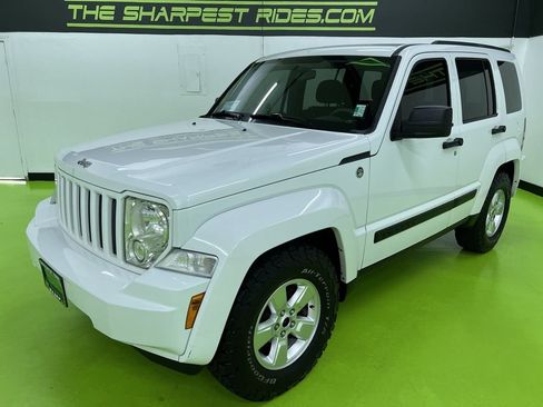 Used 2012 Jeep Liberty Sport AWD/4WD image 5