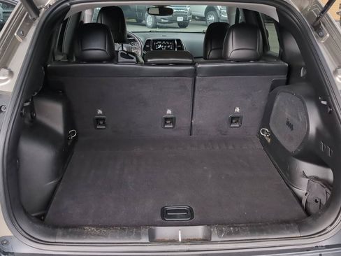 Used 2019 Jeep Cherokee Limited AWD/4WD image 46