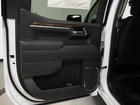 New 2026 GMC Sierra 1500 Elevation image 17