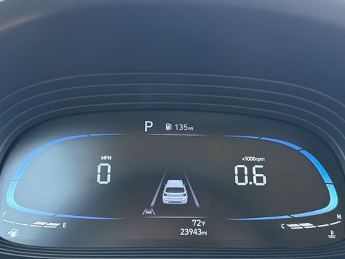 Certified 2023 Hyundai Venue SEL FWD image 20